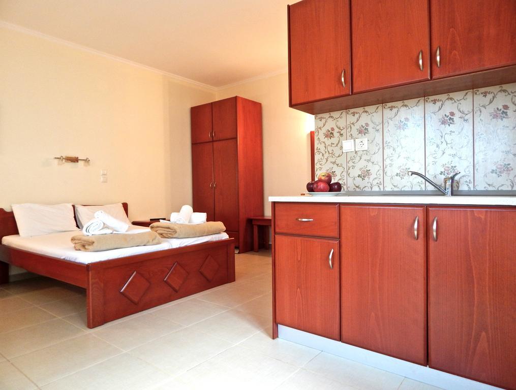 Panorama Apartments And Studios Chrisi Ammoudia Exterior foto